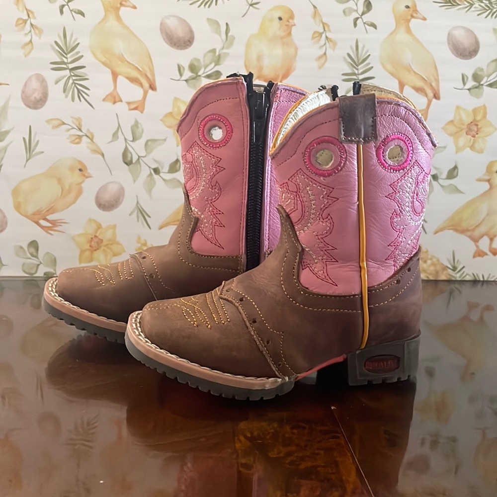 Cowgirl boots Size 5C-51/2C